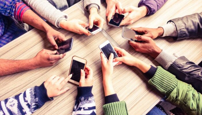 Small business phone plans – Types, features, and pricing